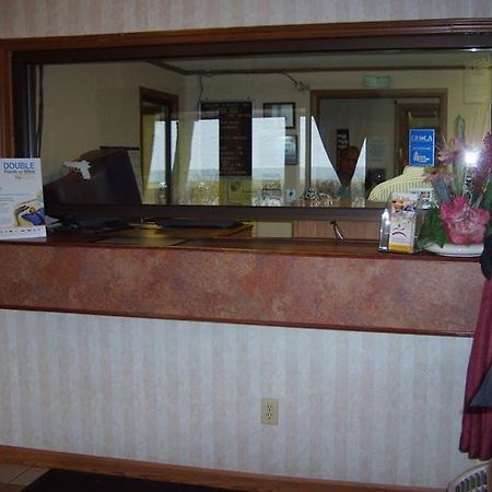 Budgetel Inn & Suites Columbus Interior photo