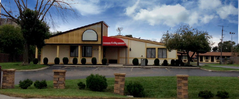 Budgetel Inn & Suites Columbus Exterior photo