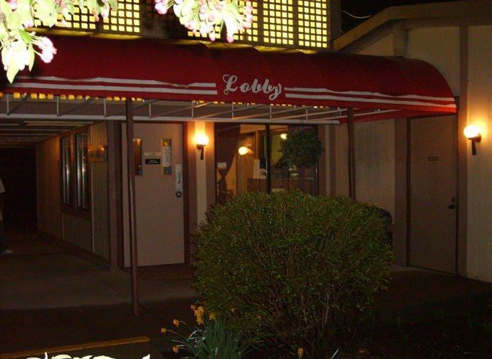 Budgetel Inn & Suites Columbus Exterior photo